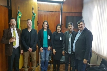 Vereadores do Democratas de Pejuçara visitam a bancada de Deputados Estaduais do DEM na Assembleia Legislativa em busca de recursos para o município.