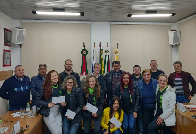 Câmara entrega Moção de Congratulações 