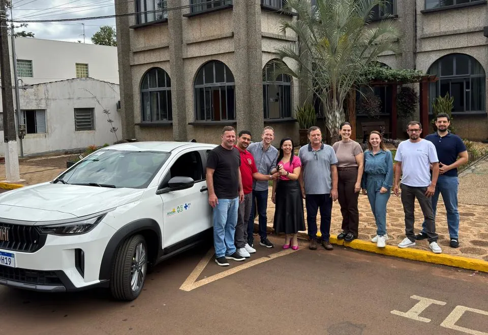 Deputado Beto Fantinel realiza entrega de veículo e visita entidades no município