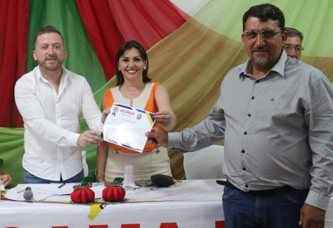 Presidente da Câmara recebe certificado